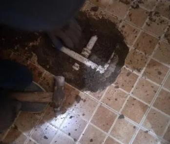 本溪市卫生间漏水维修公司为您分享下卫生间渗水如何处理及注意事项